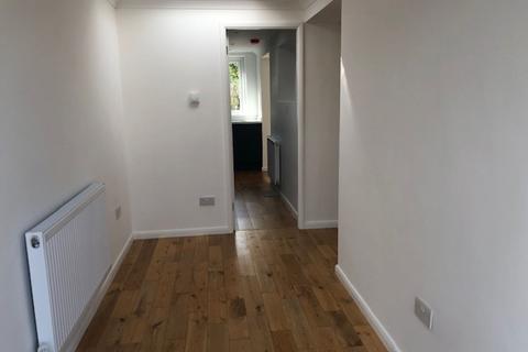 4 Mayfair Close, Albrighton, Wolverhampton, WV7 3PW