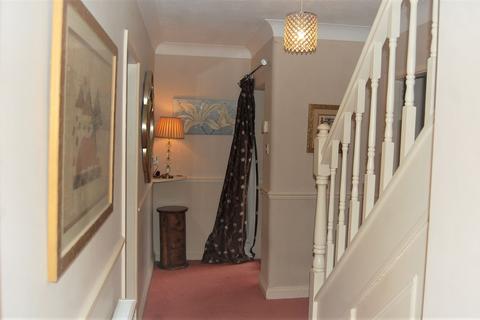 Meadowcroft, 34 Meadow Road, Albrighton, Wolverhampton, WV7 3DZ