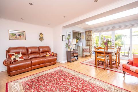 41 Church Road, Albrighton, Wolverhampton, WV7 3LH