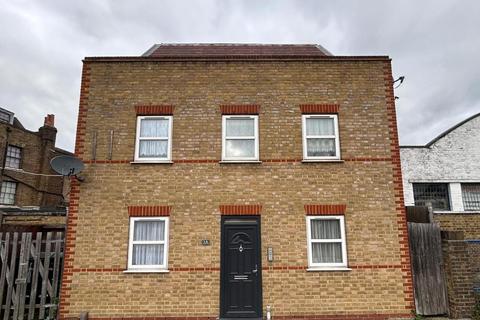 1 bedroom apartment to rent, Claremont Street