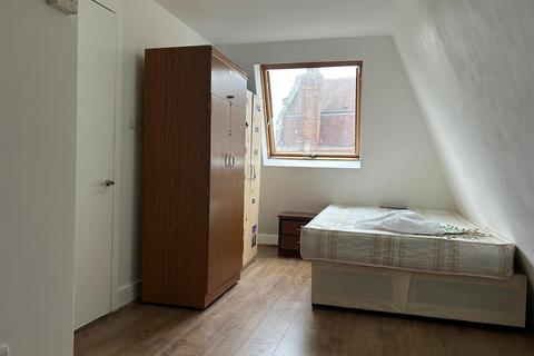 1 bedroom apartment to rent, Claremont Street