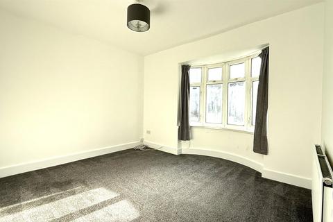 1 bedroom flat to rent, Love Lane, Surrey CR4