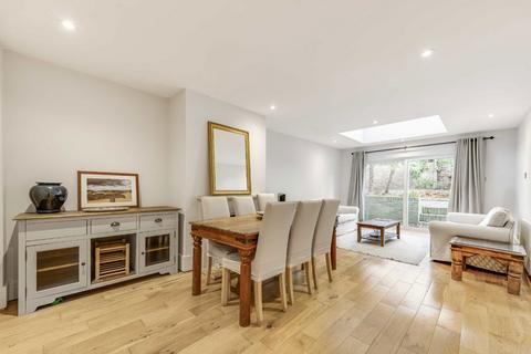 3 bedroom flat to rent, Edith Grove, London SW10