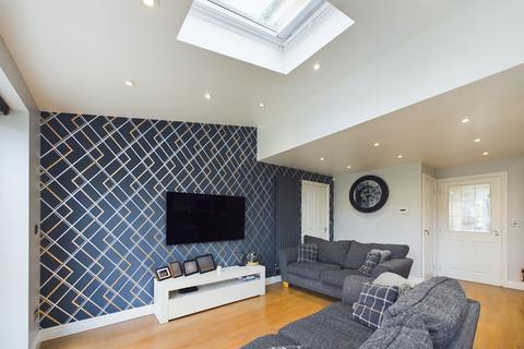 8 Almond Close, Lytham St Annes, FY8 2FD