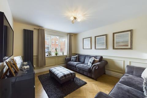 8 Almond Close, Lytham St Annes, FY8 2FD
