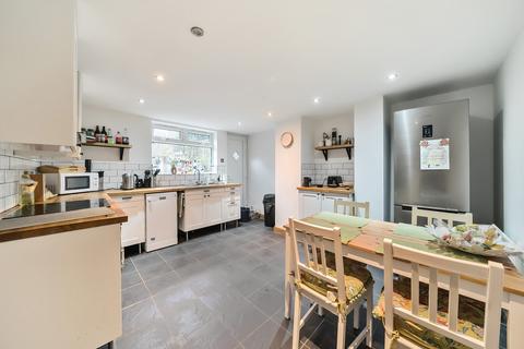 4 Graham View, Leeds, LS4 2NB