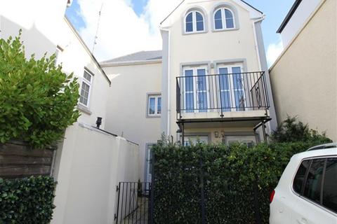 2 bedroom flat to rent, 2 Regal Grove Apts, St Helier