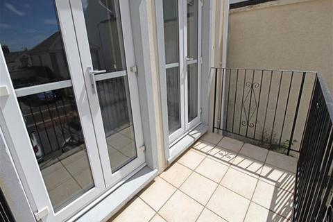 2 bedroom flat to rent, 2 Regal Grove Apts, St Helier