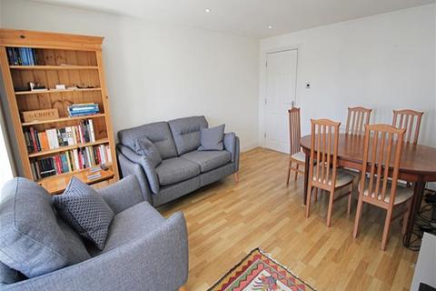 2 bedroom flat to rent, 2 Regal Grove Apts, St Helier