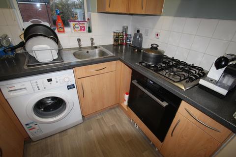 2 bedroom flat to rent, Downing Close, Bletchley MK3