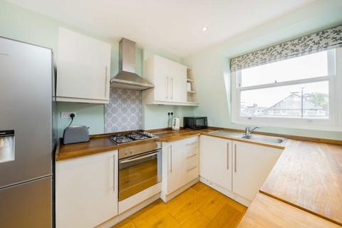 2 bedroom flat for sale, West Hill, London SW18