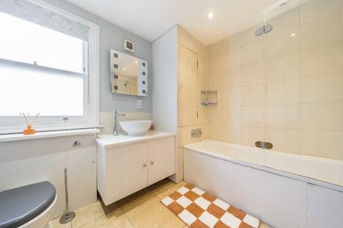 2 bedroom flat for sale, West Hill, London SW18