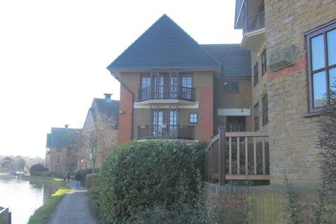 3 bedroom apartment to rent, Wickhams Wharf, Ware SG12