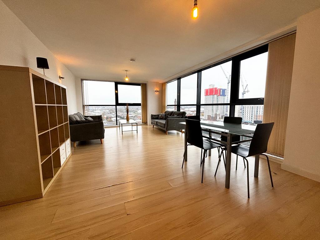 Huge 2 bedroom apartment in the heart of manchest