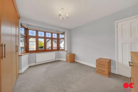 4 bedroom semi-detached house to rent, Grey Towers Avenue, Hornchurch RM11