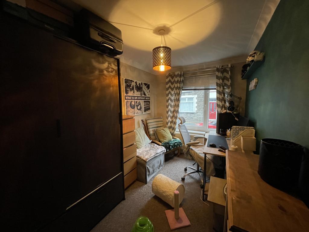 Bedroom 2a.JPG
