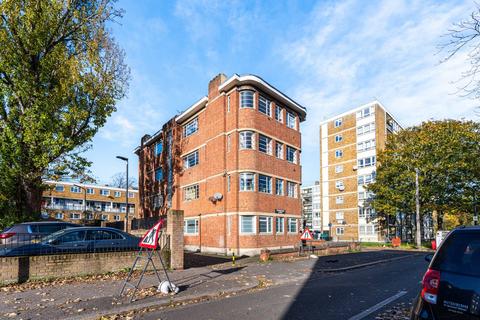 2 bedroom flat to rent, Crownstone Road, Brixton, London, SW2