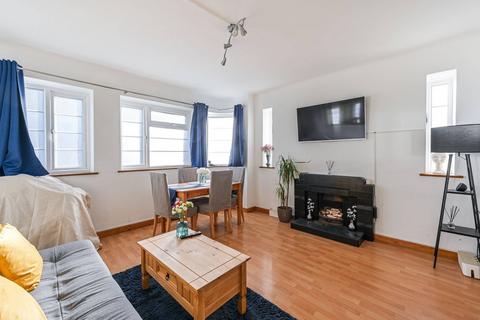 2 bedroom flat to rent, Crownstone Road, Brixton, London, SW2