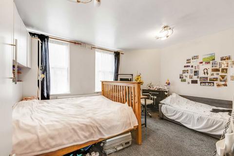 1 bedroom flat for sale, Fulham Road, London SW6