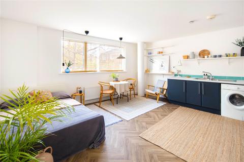 Studio for sale, Kings Arms Court, Spitalfields, London, E1