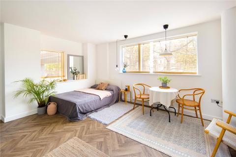 Studio for sale, Kings Arms Court, Spitalfields, London, E1