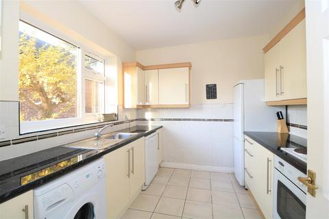 2 bedroom apartment to rent, Holmewood Close, Kenilworth