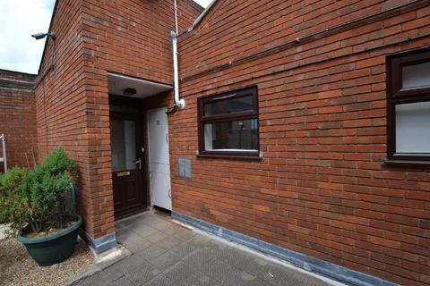 2 bedroom apartment to rent, Church Lane, Eaton