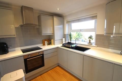 2 bedroom flat to rent, Rockleigh Court Hutton Road, Shenfield, Brentwood, Essex, CM15