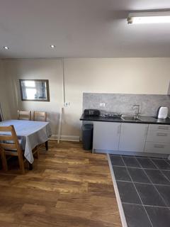 1 bedroom flat to rent, Hounslow, Lampton TW3