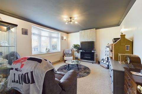 3 bedroom semi-detached house for sale, Foyle Drive, South Ockendon, Essex, RM15