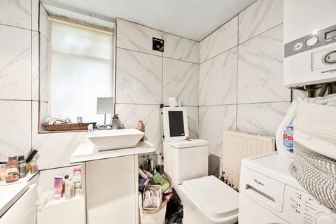 26a Gayford Road, London, W12 9BN