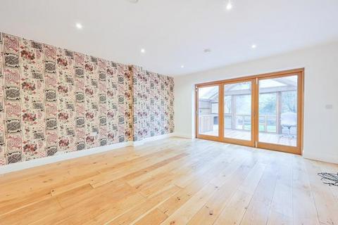 4 bedroom semi-detached house for sale, Windmill Road, Brentford, TW8