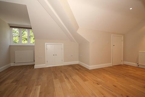 1 bedroom flat to rent, Broomhall Road, Woking GU21