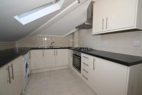 1 bedroom flat to rent, Broomhall Road, Woking GU21