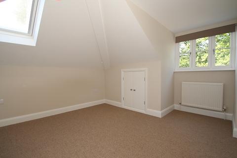 1 bedroom flat to rent, Broomhall Road, Woking GU21