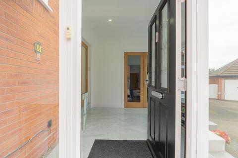 10 Brookfield Close, Hunt End, Redditch, B97 5LL