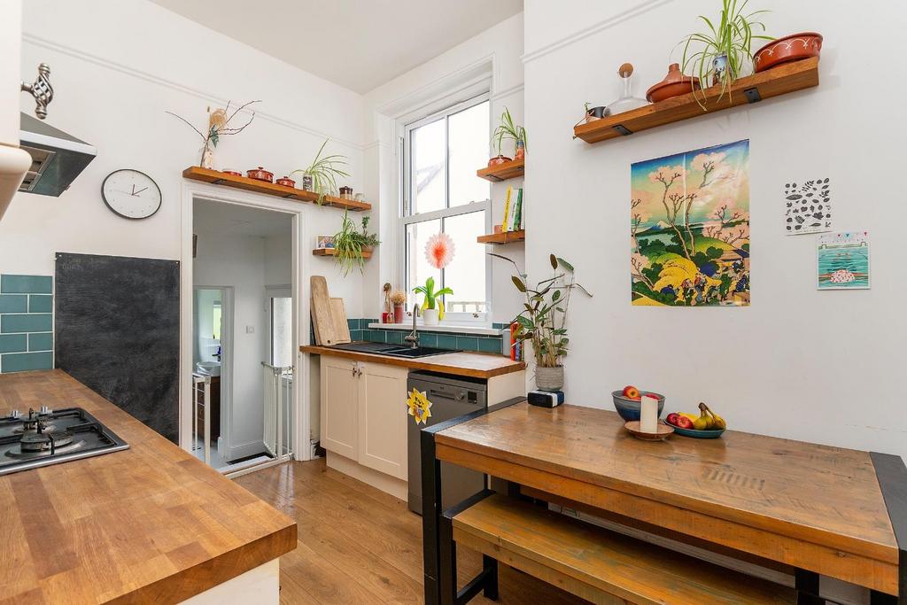 G3 F6 LATN - Kitchen B.jpg