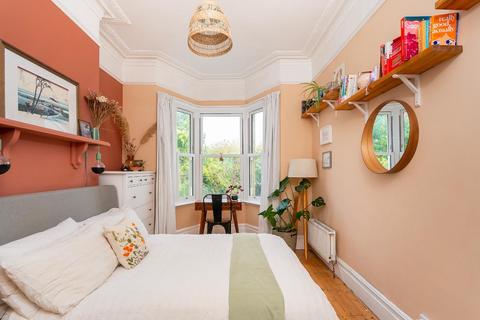 2 bedroom flat for sale, Lilymead Avenue, Totterdown