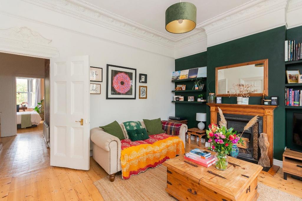 G3 F6 LATN - Living Room D.jpg