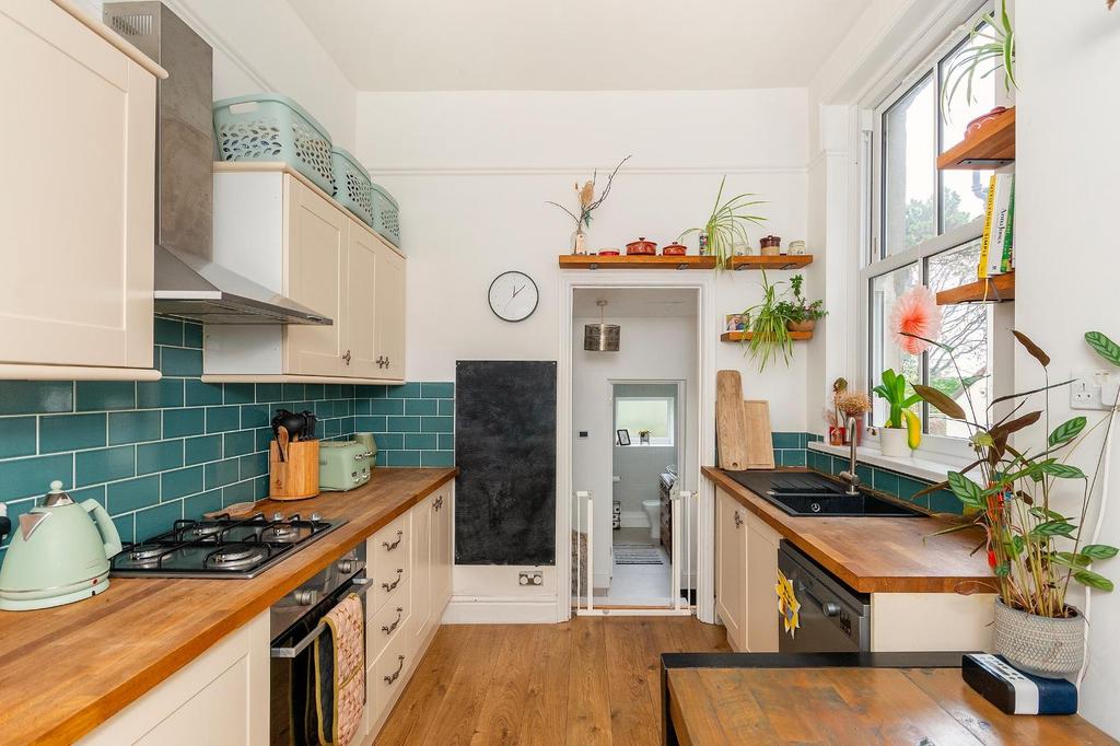 G3 F6 LATN - Kitchen C.jpg