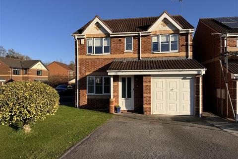 4 bedroom detached house to rent, Amberley Grove, Darlington