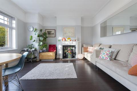 2 bedroom flat for sale, Onslow Gardens, Muswell Hill, London