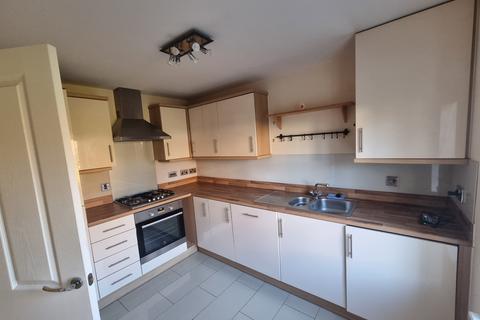 3 bedroom semi-detached house to rent, Aylesbury HP19