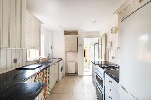 3 bedroom house to rent, York Road, Canterbury