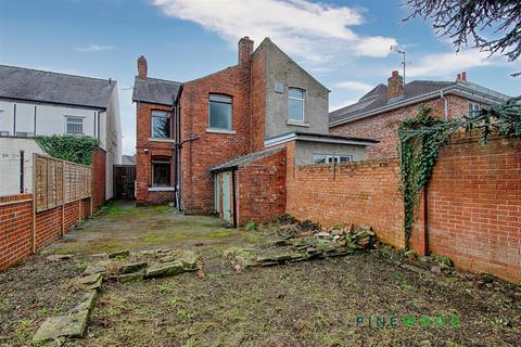 2 bedroom end of terrace house for sale, Newbold Road, Chesterfield S41