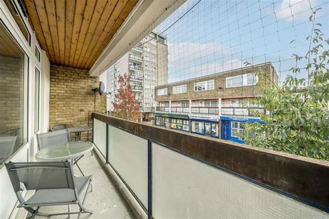 3 bedroom maisonette for sale, Maddock Way, London SE17