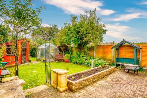 2 bedroom semi-detached bungalow for sale, Well presented bungalow in Congresbury village