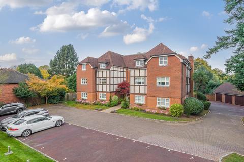 3 bedroom flat for sale, Wey Road, Weybridge, KT13