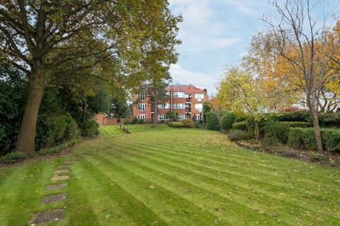 3 bedroom flat for sale, Wey Road, Weybridge, KT13