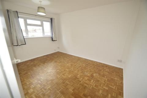 1 bedroom apartment for sale, Rainham Road South, Dagenham